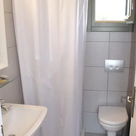 Aeolus Pool Apts *